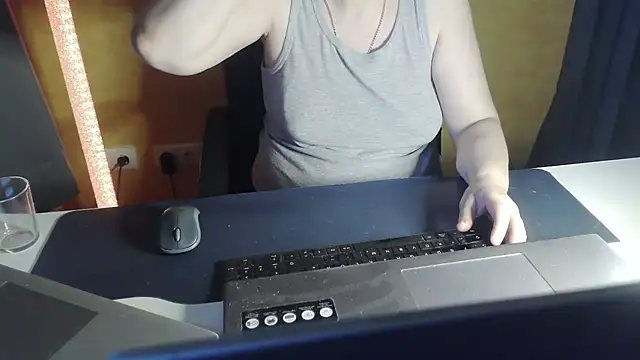 Snapshot of Sweet_Phoenix chatting on 25, 6, 2026 Sweet Phoenix online show from 25, 6, 2026