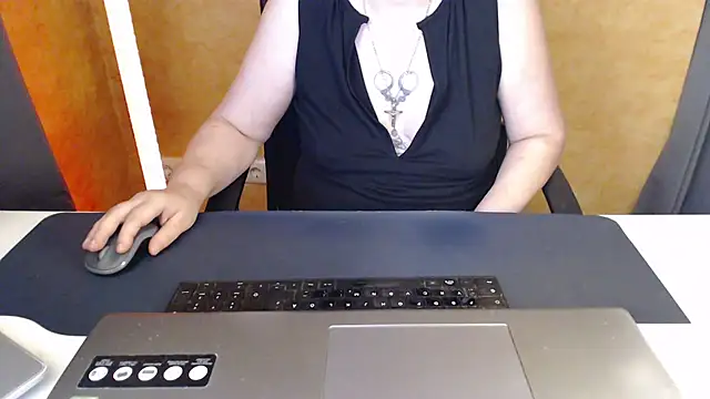 Snapshot of Sweet_Phoenix chatting on 27, 6, 2026 Sweet Phoenix online show from 27, 6, 2026