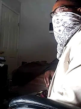 Snapshot of dominatingblacklove chatting on 23, 10, 2025 dominatingblacklove online show from 23, 10, 2025