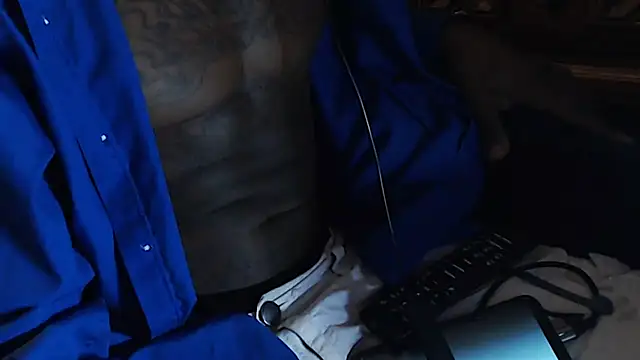 Snapshot of dominatingblacklove chatting on 15, 1, 2026 dominatingblacklove online show from 15, 1, 2026