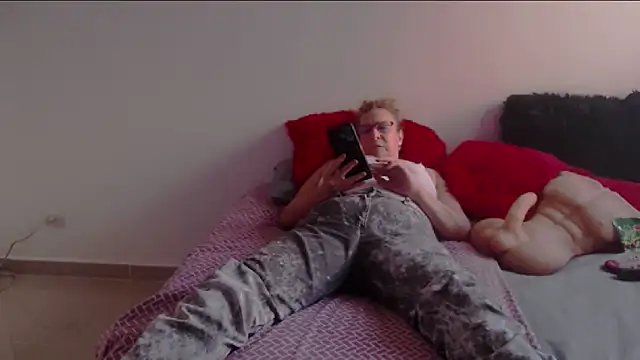 Snapshot of milchanel chatting on 28, 12, 2024 milchanel online show from 28, 12, 2024