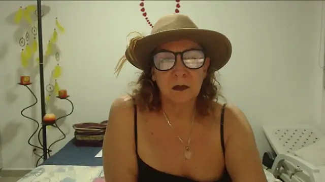 Snapshot of milchanel chatting on 5, 3, 2025 milchanel online show from 5, 3, 2025