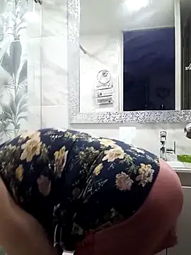 Snapshot of milchanel chatting on 9, 3, 2025 milchanel online show from 9, 3, 2025