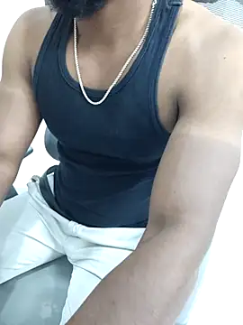 Snapshot of hot_boy_dic chatting on 21, 11, 2025 hot boy dic online show from 21, 11, 2025