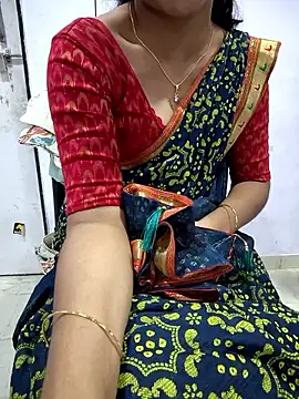 lovelygirl4567 online show from 28, 10, 2025