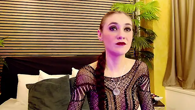 Snapshot of SamaraSinn chatting on 1, 2, 2025 SamaraSinn online show from 1, 2, 2025