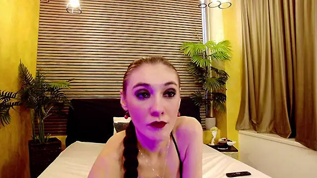 Snapshot of SamaraSinn chatting on 5, 2, 2025 SamaraSinn online show from 5, 2, 2025