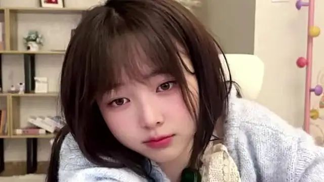 Snapshot of Chenjing0 chatting on 18, 4, 2026 Chenjing0 online show from 18, 4, 2026