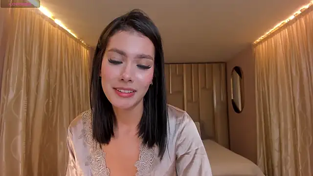 NiaSalvatore online show from 13, 12, 2025