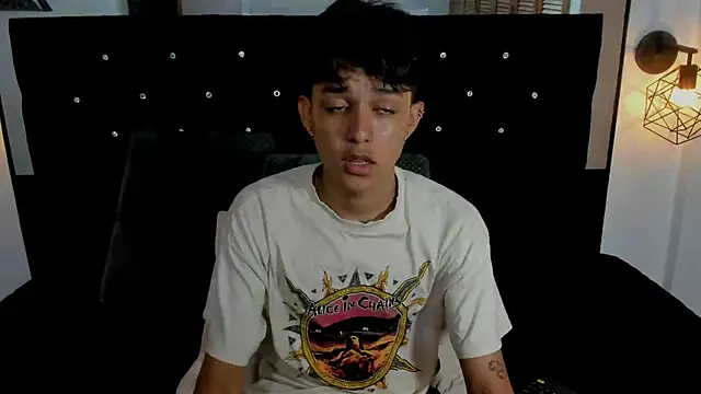 Snapshot of jisuscat chatting on 17, 10, 2025 jisuscat online show from 17, 10, 2025