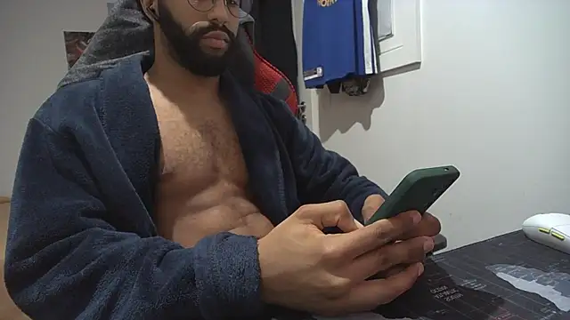 Snapshot of kevi_cocks chatting on 12, 1, 2025 kevi cocks online show from 12, 1, 2025