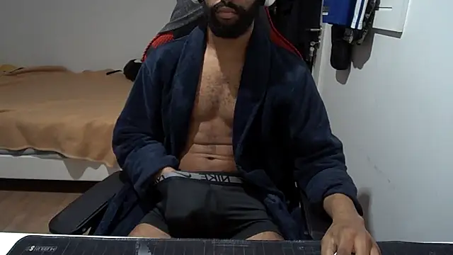 Snapshot of kevi_cocks chatting on 26, 1, 2025 kevi cocks online show from 26, 1, 2025