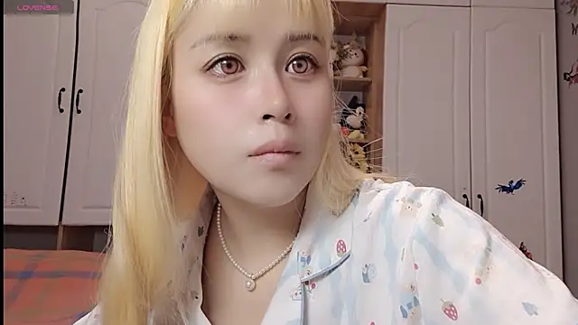 Lucky-xiuxiu online show from 24, 2, 2025