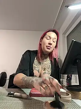 Mia-Fuchs online show from 17, 2, 2025