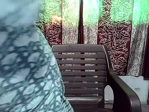 SIYA MAVI online show from 10, 11, 2025