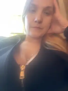 Snapshot of Kitty_DaCocks chatting on 23, 11, 2025 Kitty DaCocks online show from 23, 11, 2025