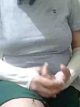 Snapshot of mallupriyapriya chatting on 10, 2, 2025 mallupriyapriya online show from 10, 2, 2025