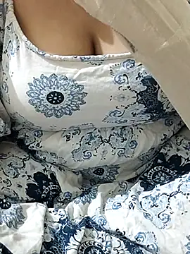 Snapshot of mallupriyapriya chatting on 9, 10, 2025 mallupriyapriya online show from 9, 10, 2025