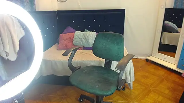 twinkmilk  online show from 10, 3, 2025