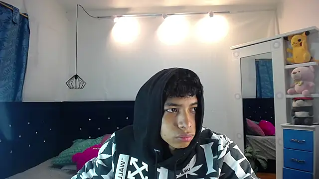 twinkmilk  online show from 17, 3, 2025