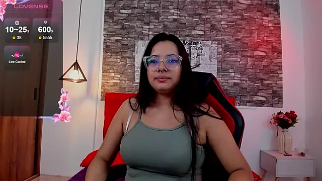 Snapshot of Emily_sc chatting on 14, 1, 2025 Emily sc online show from 14, 1, 2025
