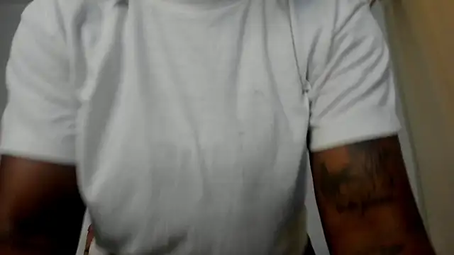 Snapshot of ebony_cutte chatting on 17, 10, 2025 ebony cutte online show from 17, 10, 2025