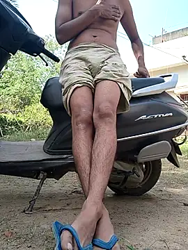 Snapshot of aryan_8051 chatting on 21, 10, 2025 aryan 8051 online show from 21, 10, 2025