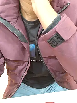 Snapshot of aryan_8051 chatting on 12, 11, 2025 aryan 8051 online show from 12, 11, 2025