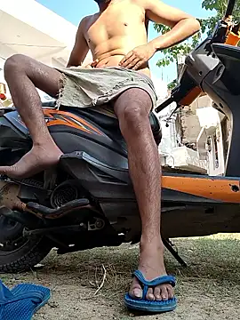 Snapshot of aryan_8051 chatting on 13, 11, 2025 aryan 8051 online show from 13, 11, 2025