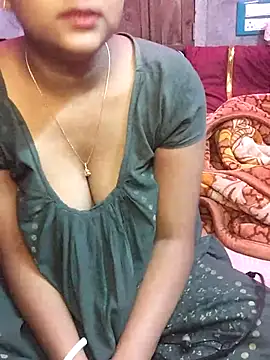 Snapshot of nikitacute23 chatting on 1, 3, 2025 nikitacute23 online show from 1, 3, 2025