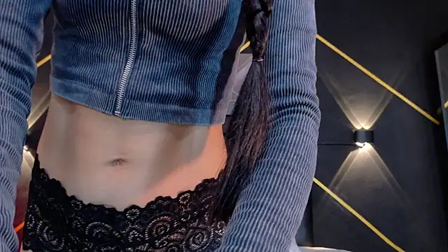 Snapshot of amabel_zambrano chatting on 13, 1, 2026 amabel zambrano online show from 13, 1, 2026