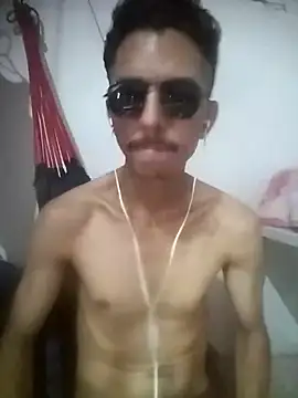 Snapshot of MagrinhoSaradoo chatting on 4, 2, 2025 MagrinhoSaradoo online show from 4, 2, 2025