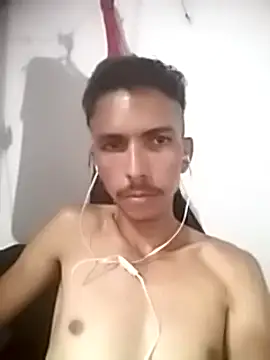 Snapshot of MagrinhoSaradoo chatting on 12, 2, 2025 MagrinhoSaradoo online show from 12, 2, 2025