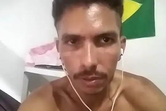 Snapshot of MagrinhoSaradoo chatting on 17, 2, 2025 MagrinhoSaradoo online show from 17, 2, 2025