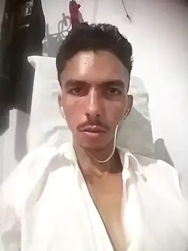 Snapshot of MagrinhoSaradoo chatting on 4, 3, 2025 MagrinhoSaradoo online show from 4, 3, 2025