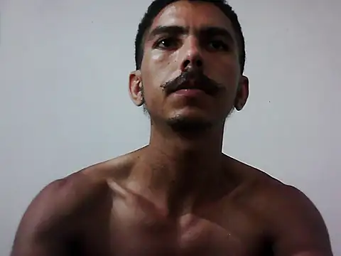 Snapshot of MagrinhoSaradoo chatting on 25, 11, 2025 MagrinhoSaradoo online show from 25, 11, 2025