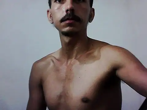 Snapshot of MagrinhoSaradoo chatting on 27, 11, 2025 MagrinhoSaradoo online show from 27, 11, 2025