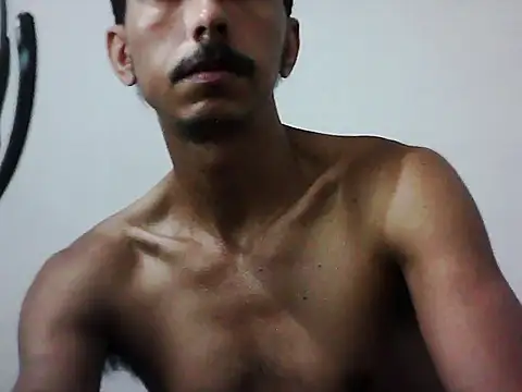 Snapshot of MagrinhoSaradoo chatting on 17, 12, 2025 MagrinhoSaradoo online show from 17, 12, 2025