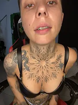 Snapshot of Izy_cute_ chatting on 12, 2, 2025 Izy cute online show from 12, 2, 2025