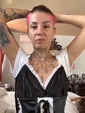 Snapshot of Izy_cute_ chatting on 13, 11, 2025 Izy cute online show from 13, 11, 2025