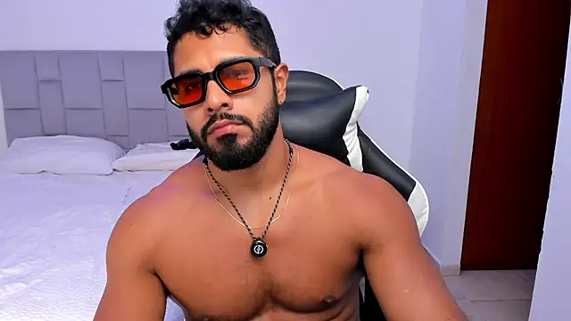 Santiago huntt online show from 15, 4, 2026