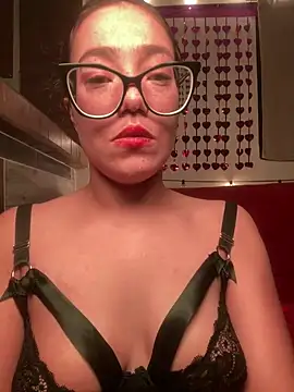 Snapshot of MadameNat chatting on 1, 3, 2025 MadameNat online show from 1, 3, 2025