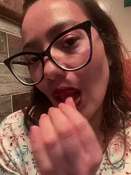 Snapshot of MadameNat chatting on 14, 3, 2025 MadameNat online show from 14, 3, 2025