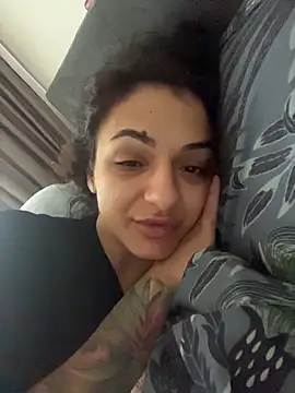 Snapshot of NNNoire chatting on 2, 11, 2025 NNNoire online show from 2, 11, 2025