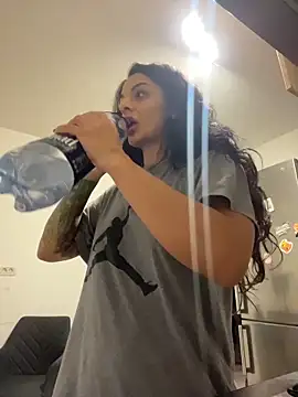 Snapshot of NNNoire chatting on 9, 11, 2025 NNNoire online show from 9, 11, 2025