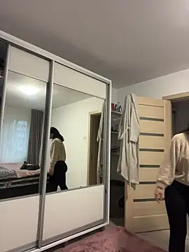 Snapshot of NNNoire chatting on 22, 11, 2025 NNNoire online show from 22, 11, 2025