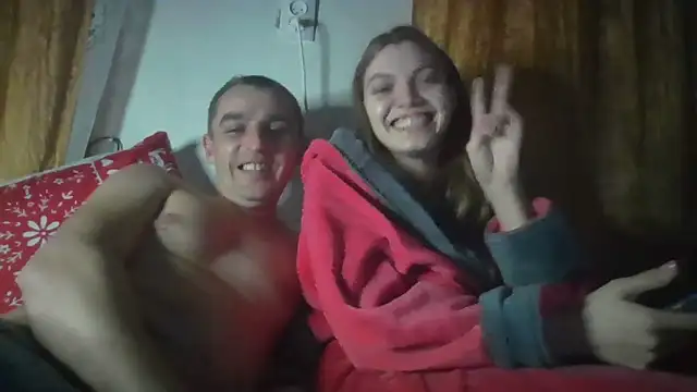 Snapshot of ParaFox chatting on 4, 1, 2025 ParaFox online show from 4, 1, 2025