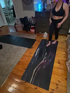 kittiekatieyogi online show from 17, 2, 2025