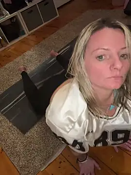 kittiekatieyogi online show from 20, 2, 2025