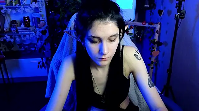 Snapshot of Hyeon_Jin chatting on 17, 2, 2025 Hyeon Jin online show from 17, 2, 2025